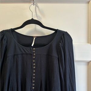 Free People black long sleeve Sz XS